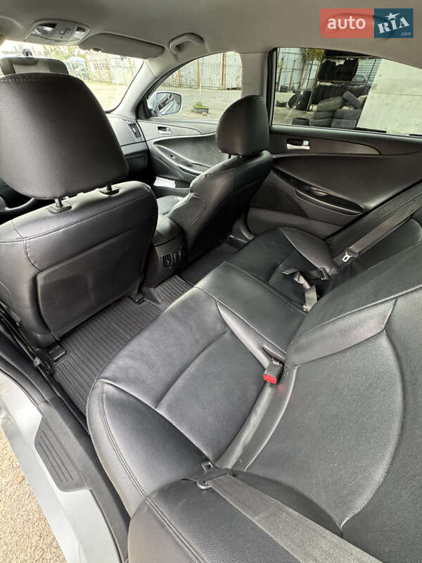 Седан Hyundai Sonata 2011 в Николаеве