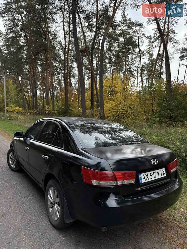 Седан Hyundai Sonata 2006 в Краснокутске