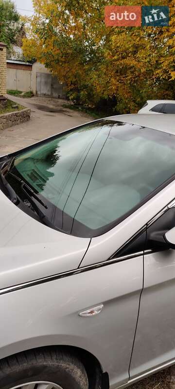 Седан Hyundai Sonata 2015 в Києві