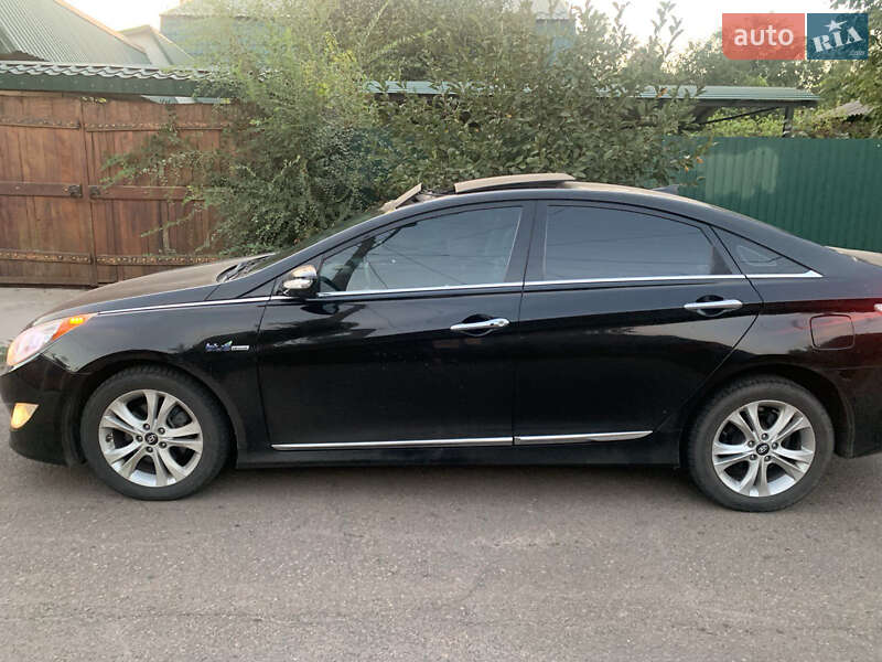 Седан Hyundai Sonata 2014 в Кривом Роге