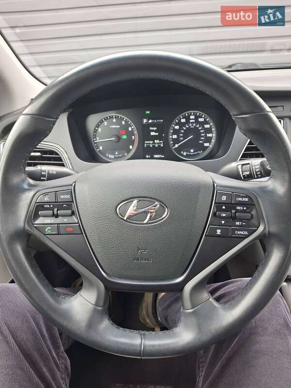 Седан Hyundai Sonata 2016 в Киеве