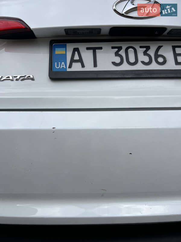 Седан Hyundai Sonata 2016 в Калуше