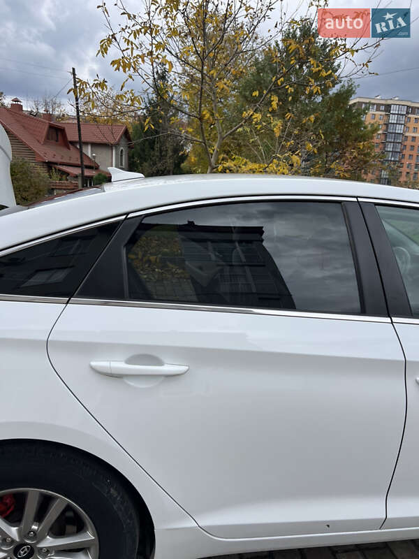 Седан Hyundai Sonata 2016 в Калуше