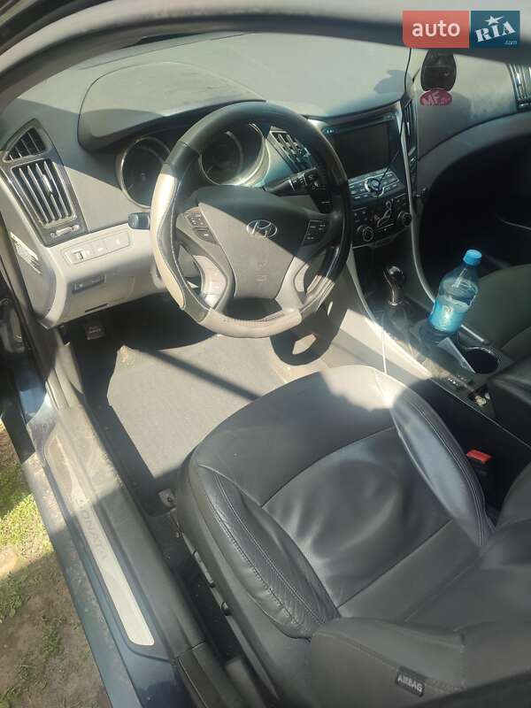 Седан Hyundai Sonata 2011 в Богодухове