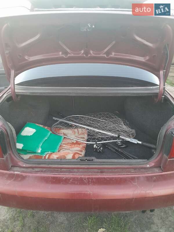 Седан Hyundai Sonata 1995 в Рава-Руській