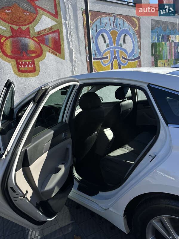 Седан Hyundai Sonata 2016 в Львове