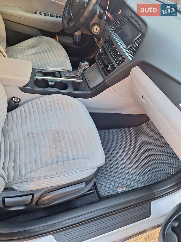 Седан Hyundai Sonata 2016 в Первомайске