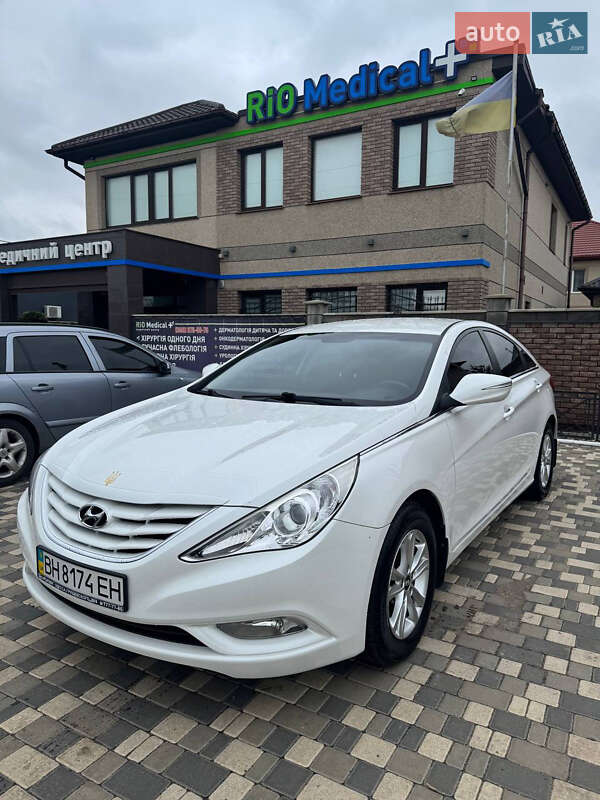 Hyundai Sonata 2011