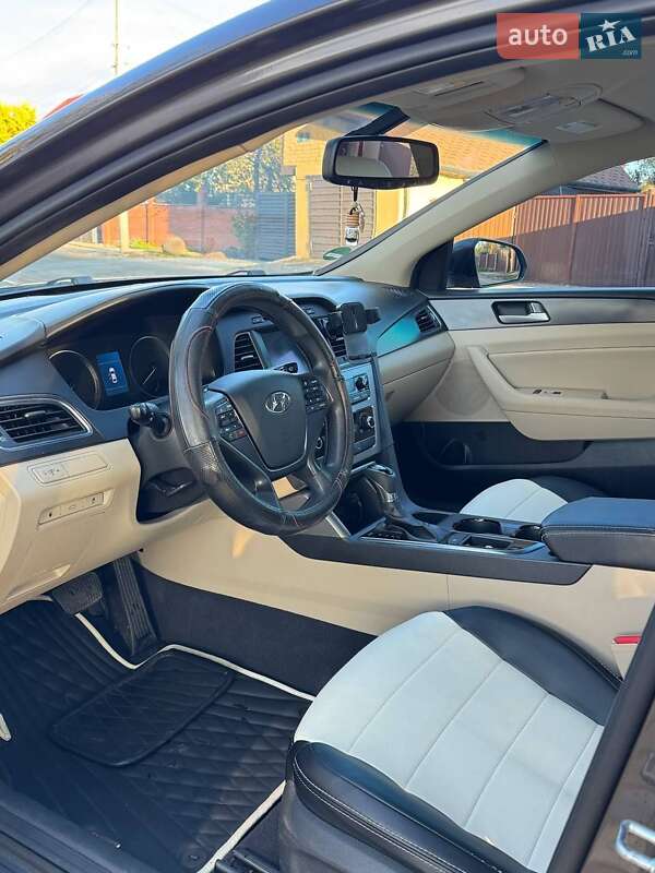 Седан Hyundai Sonata 2016 в Гостомеле