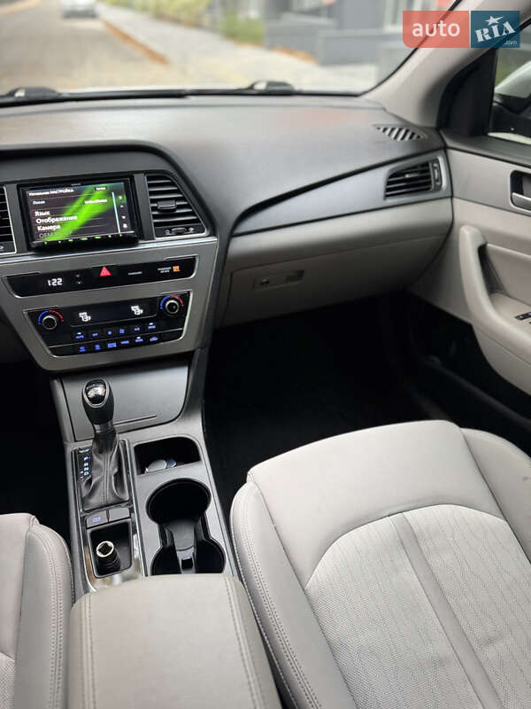 Седан Hyundai Sonata 2015 в Чернігові
