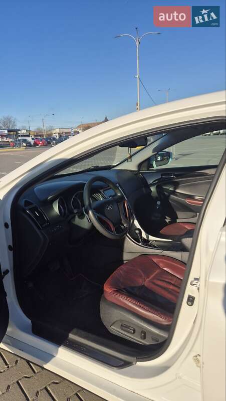 Седан Hyundai Sonata 2011 в Черновцах