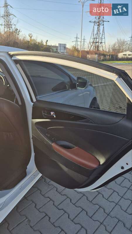 Седан Hyundai Sonata 2011 в Черновцах