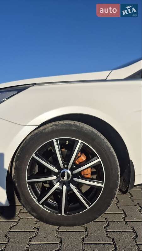 Седан Hyundai Sonata 2011 в Черновцах