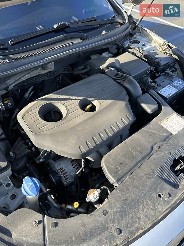 Седан Hyundai Sonata 2014 в Вышгороде