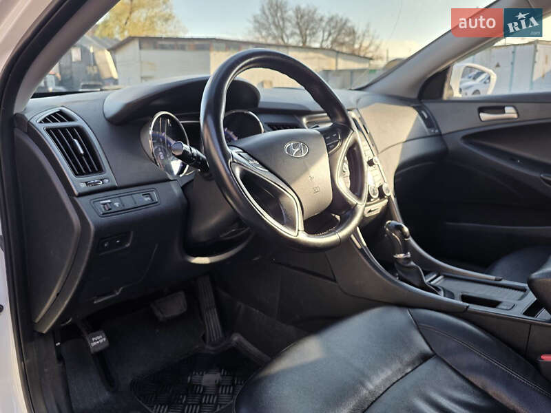 Седан Hyundai Sonata 2014 в Киеве фото 10 Седан Hyundai Sonata 2014 в Киеве