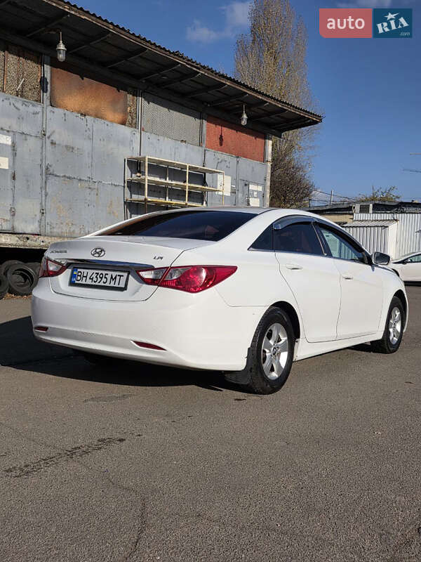 Седан Hyundai Sonata 2014 в Киеве фото 7 Седан Hyundai Sonata 2014 в Киеве