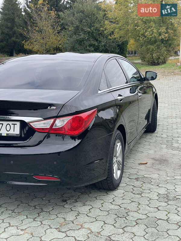 Седан Hyundai Sonata 2014 в Дубно