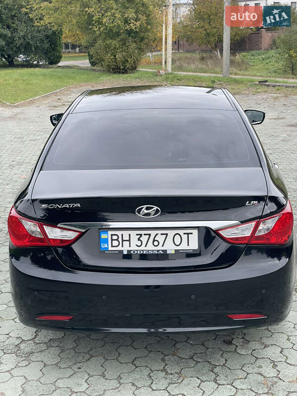 Седан Hyundai Sonata 2014 в Дубно