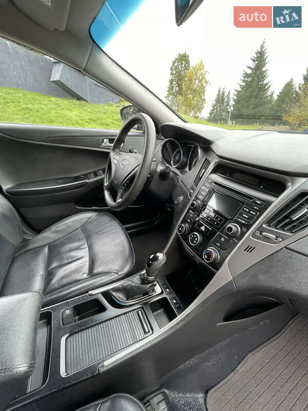 Седан Hyundai Sonata 2014 в Дубно