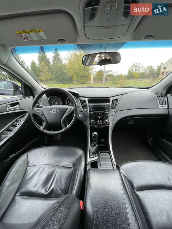 Седан Hyundai Sonata 2014 в Дубно