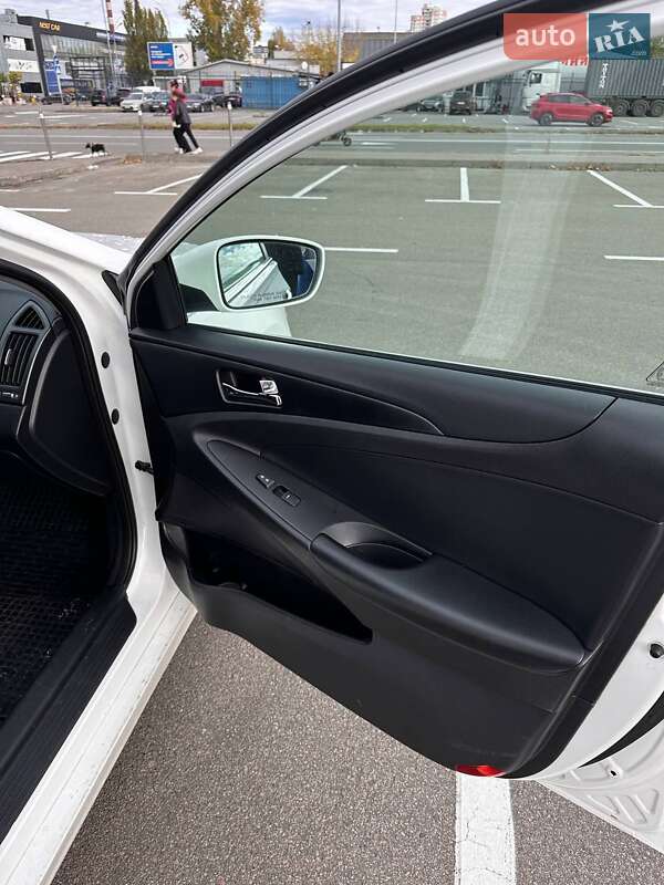 Седан Hyundai Sonata 2013 в Киеве фото 22 Седан Hyundai Sonata 2013 в Киеве