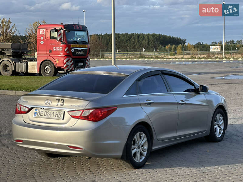 Седан Hyundai Sonata 2010 в Радивилове