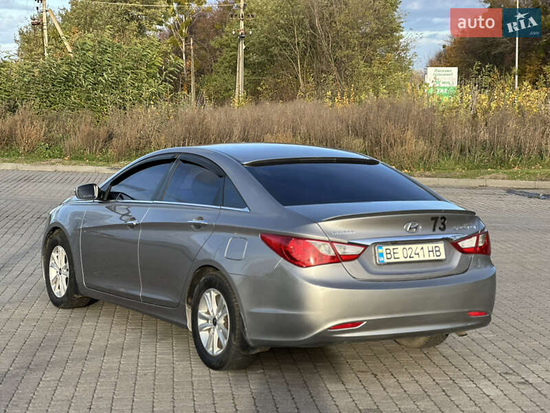Седан Hyundai Sonata 2010 в Радивилове