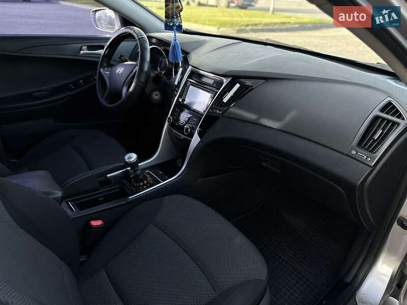 Седан Hyundai Sonata 2010 в Радивилове