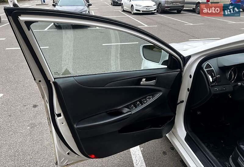 Седан Hyundai Sonata 2014 в Києві фото 6 Седан Hyundai Sonata 2014 в Києві