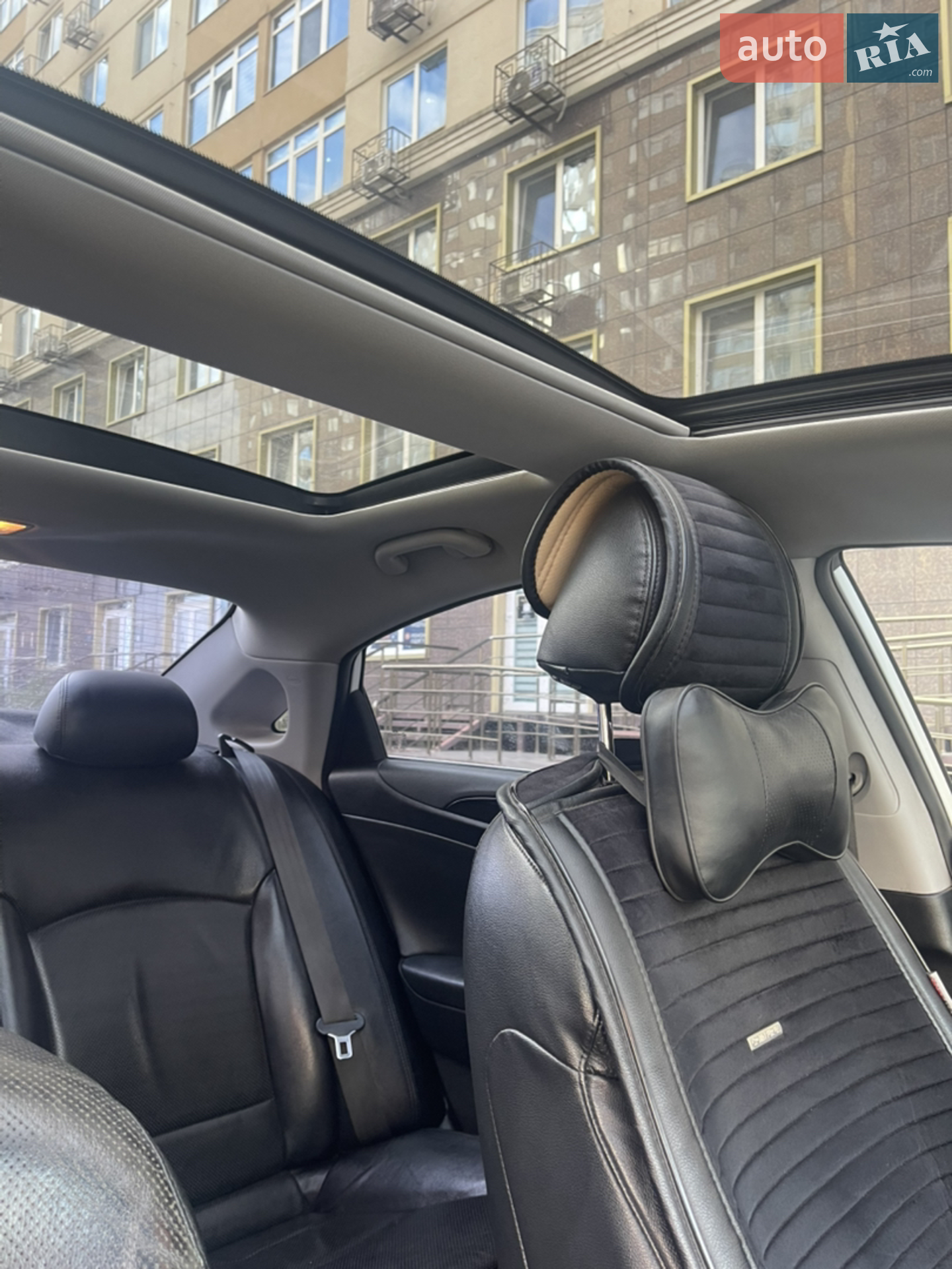 2010 Hyundai Sonata - мініатюра 11