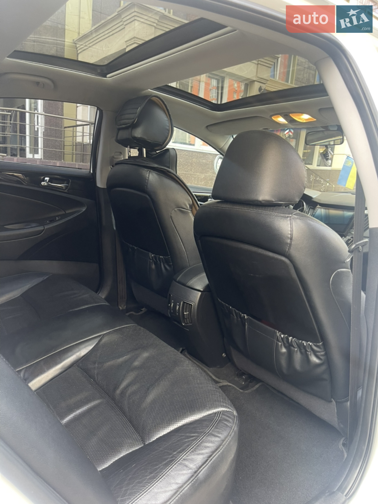 2010 Hyundai Sonata - мініатюра 16