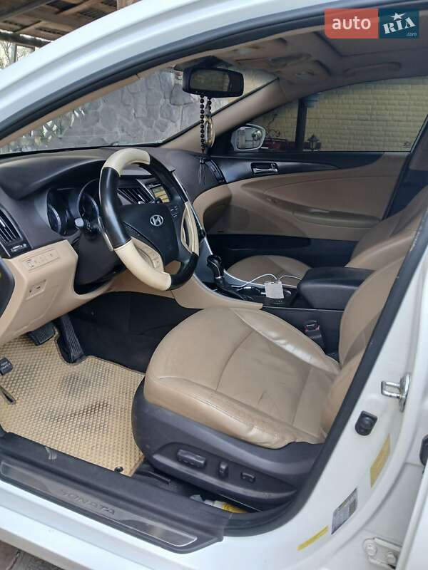 Седан Hyundai Sonata 2012 в Пятихатках