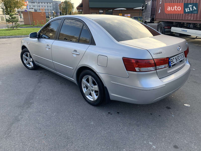 Седан Hyundai Sonata 2008 в Львове