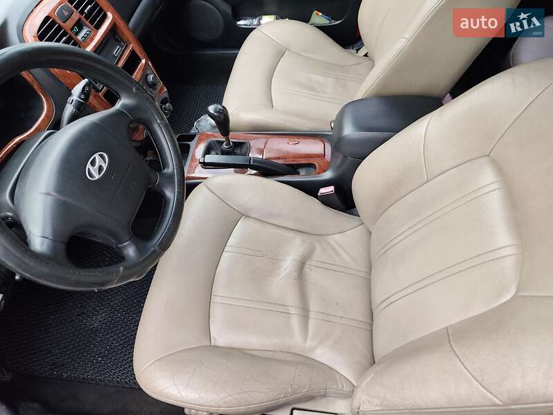 Седан Hyundai Sonata 2003 в Киеве