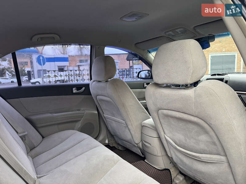 Седан Hyundai Sonata 2005 в Лубнах