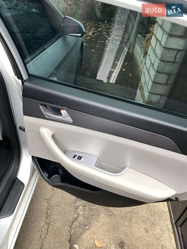 Седан Hyundai Sonata 2014 в Любашевке