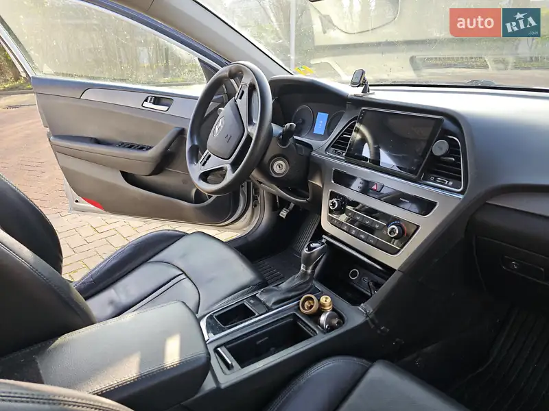 Hyundai Sonata 2016 VIN KMHE341DBHA312639 фото оголошення 6 з 50