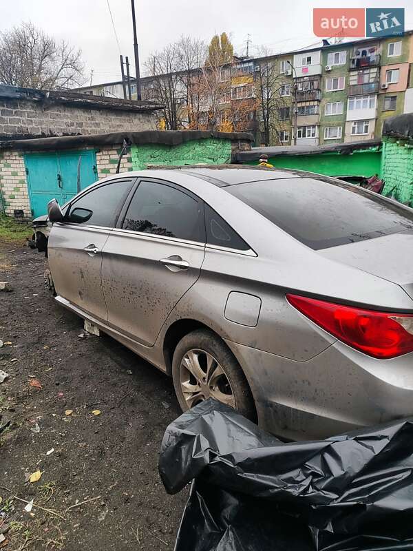 Седан Hyundai Sonata 2012 в Першотравенске