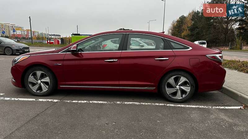 Седан Hyundai Sonata 2015 в Ровно