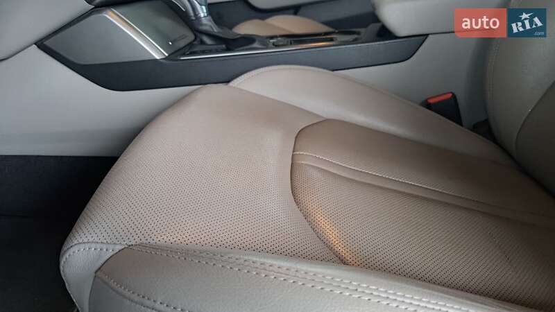 Седан Hyundai Sonata 2015 в Ровно