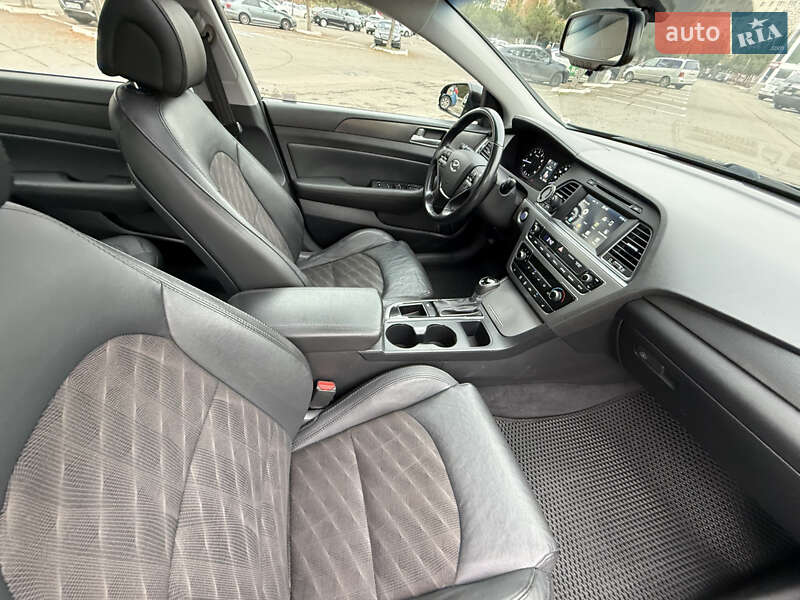 Седан Hyundai Sonata 2016 в Одессе