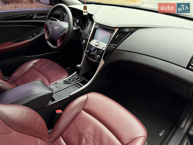 Седан Hyundai Sonata 2012 в Полтаве