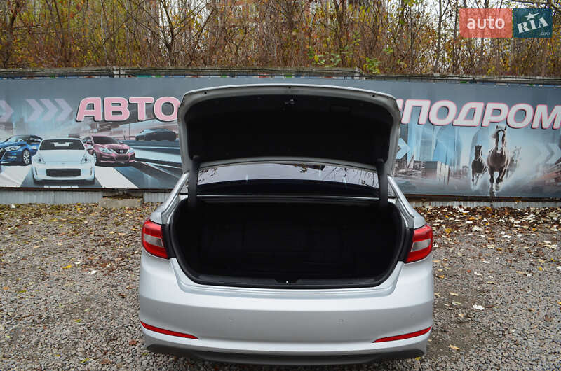 Седан Hyundai Sonata 2017 в Києві