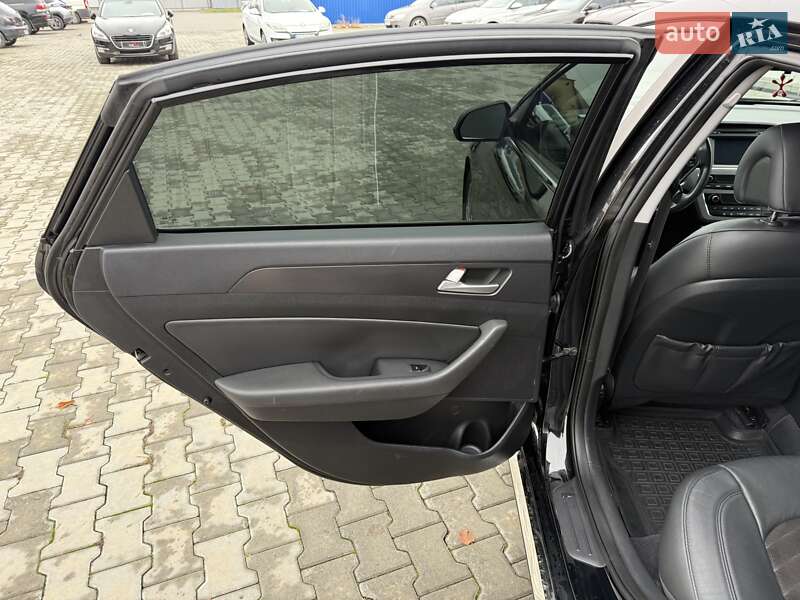 Седан Hyundai Sonata 2016 в Ужгороде