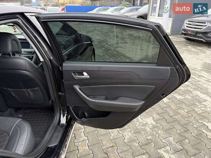 Седан Hyundai Sonata 2016 в Ужгороде