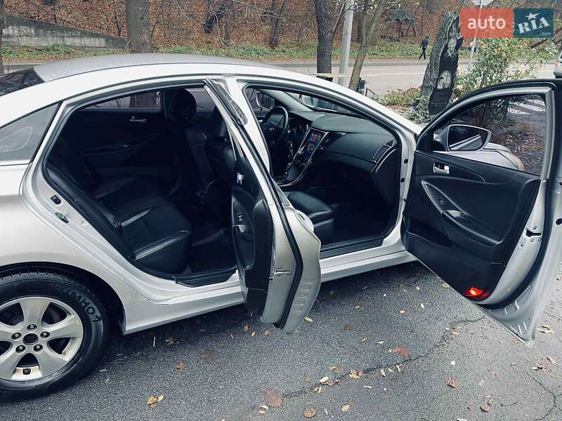 Седан Hyundai Sonata 2013 в Киеве