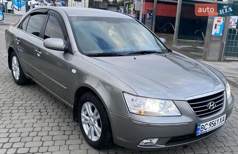Седан Hyundai Sonata 2008 в Львове