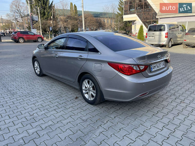 Седан Hyundai Sonata 2011 в Радомышле