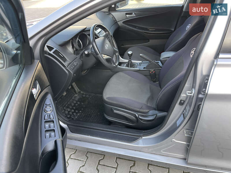 Седан Hyundai Sonata 2011 в Радомышле