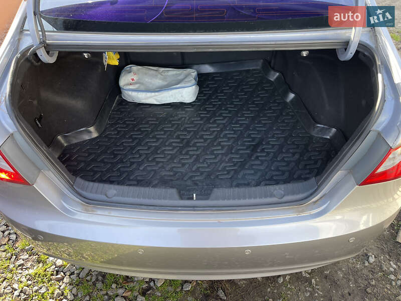 Седан Hyundai Sonata 2011 в Радомышле